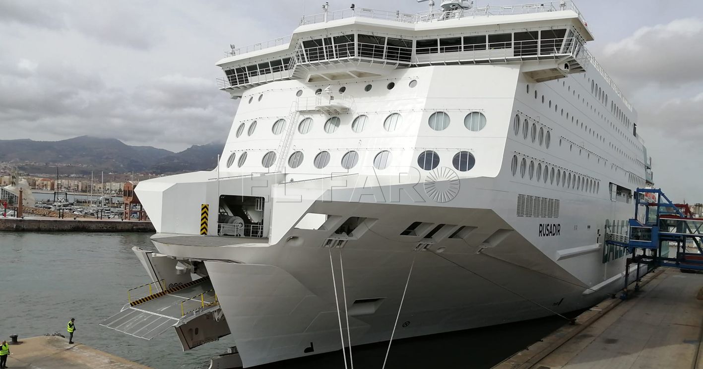 El barco Rusadir realiza su primer trayecto desde Málaga a Melilla