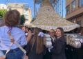 WhatsApp Image 2023 04 09 at 15.49.46 Cientos de personas arropan a la Virgen del Rocío por las calles de Melilla
