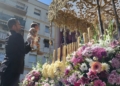 WhatsApp Image 2023 04 09 at 15.49.48 3 Cientos de personas arropan a la Virgen del Rocío por las calles de Melilla