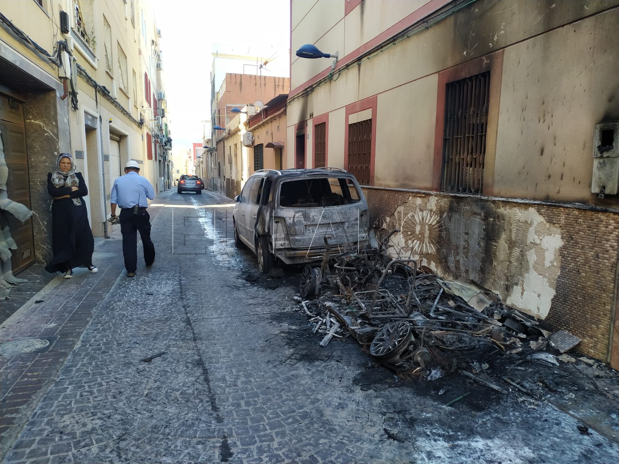 WhatsApp Image 2023 04 12 at 12.03.58 Arde un coche en Ataque Seco dejando sin luz a los vecinos de la calle Alicante