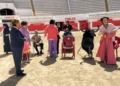 WhatsApp Image 2023 04 20 at 12.45.59 1 Residentes del Centro Social de Mayores de Melilla visitan la plaza de toros
