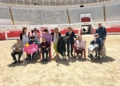 WhatsApp Image 2023 04 20 at 12.46.01 2 Residentes del Centro Social de Mayores de Melilla visitan la plaza de toros
