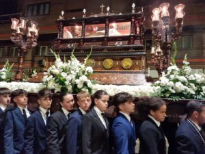 f5fb7840 9804 4947 83fb 0e9c24014040 Explosión de juventud en el Santo Entierro