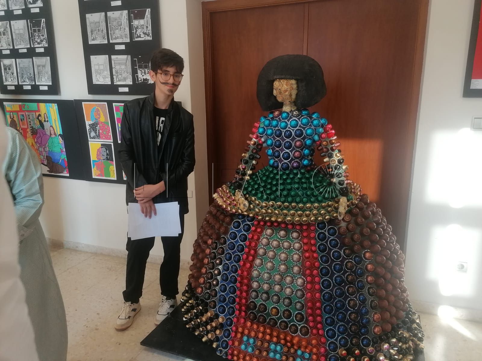16 3 Lleno en la exposición de Las Meninas que inaugura el Club Marítimo