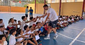 2 6 El Melilla BC visita el CEIP Velázquez