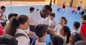 3 6 El Melilla BC visita el CEIP Velázquez