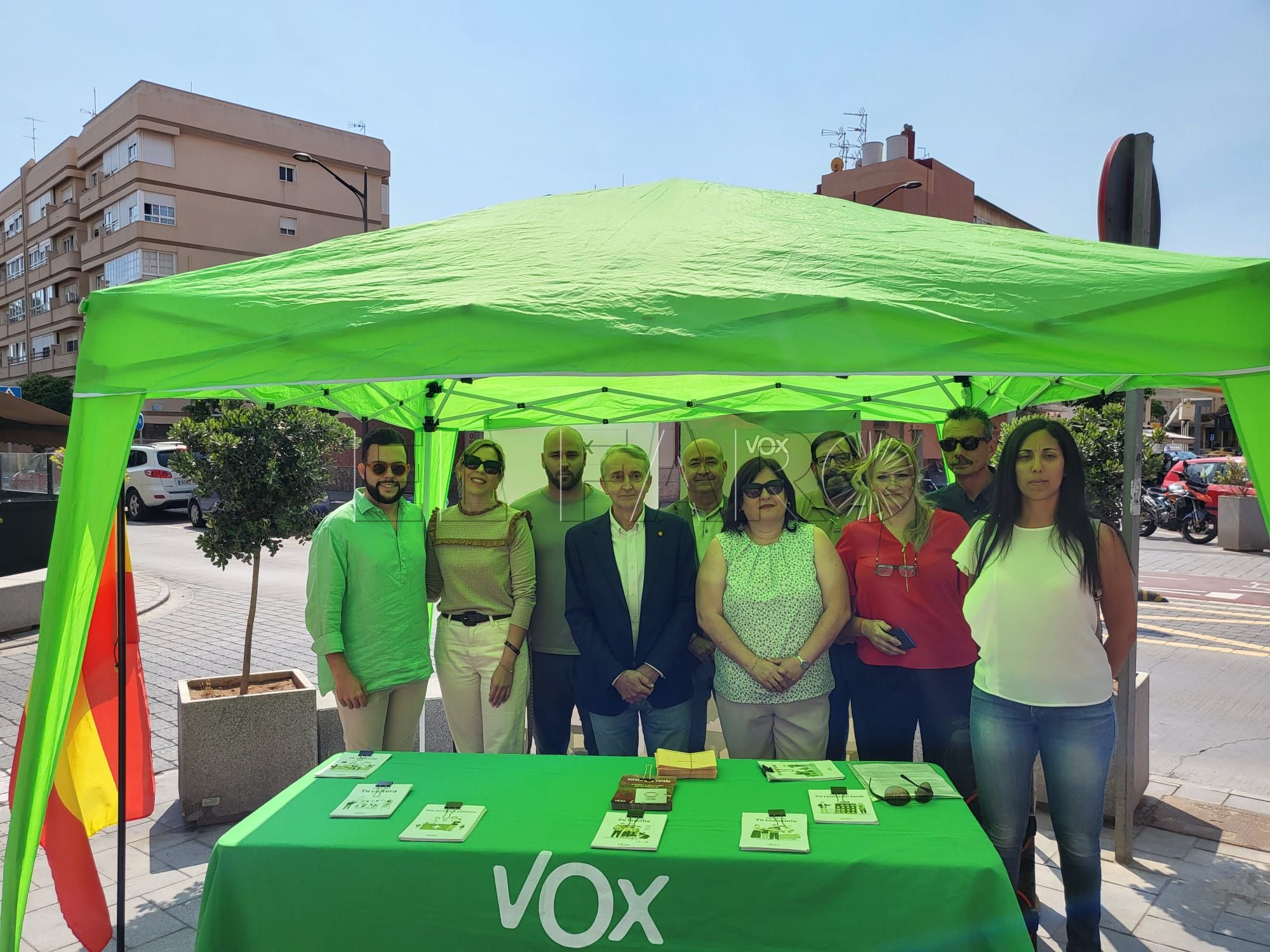 5c818955 f5f2 4c7c 9e17 710431b7a99b Vox escucha las preocupaciones de los comerciantes de Melilla