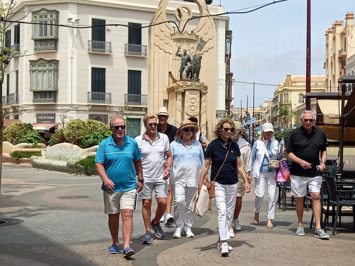 Cerca e1683119779527 El buque Evrima desembarca en Melilla con 284 visitantes que han disfrutado de nuestra ciudad