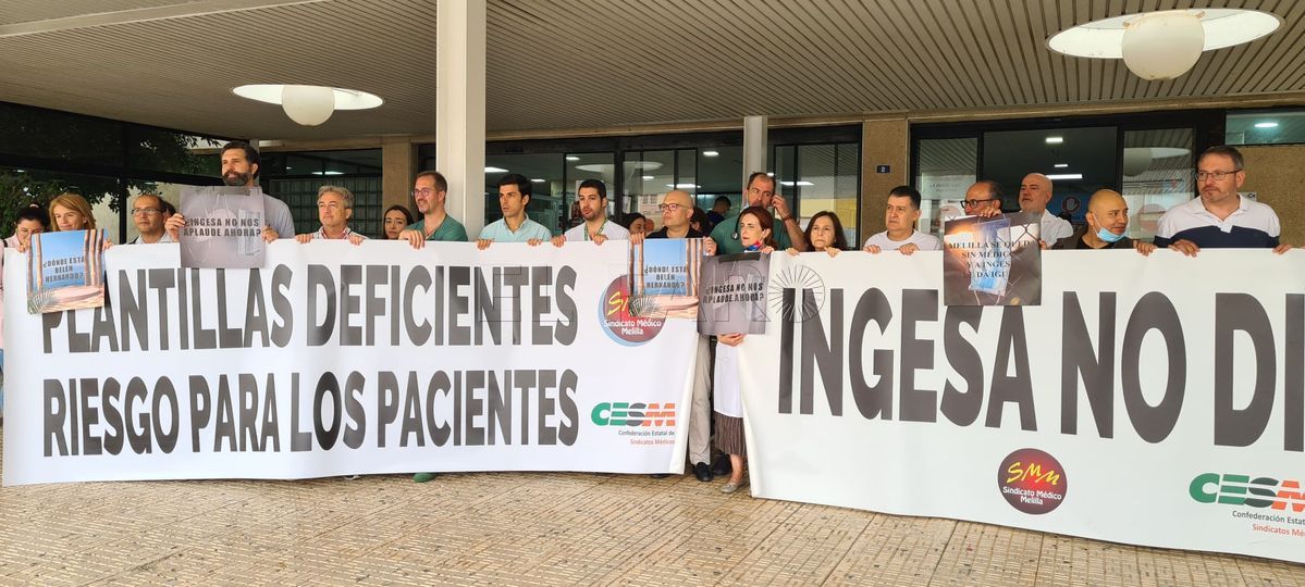 Huelga 32 Los médicos en huelga reconocen la posibilidad de solicitar el apoyo sanitario del Ejército si el conflicto no se resuelve