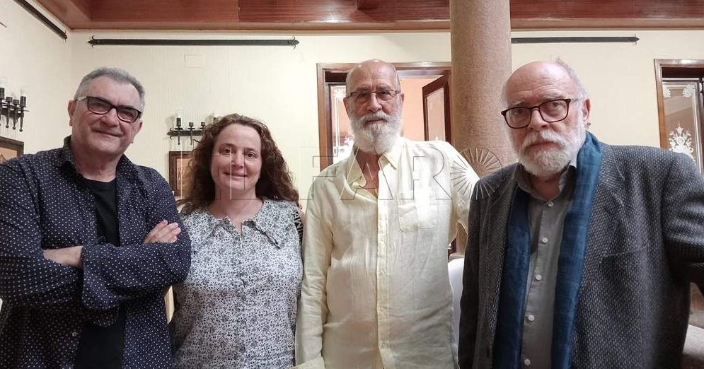IMG 20230501 WA0029 e1683792666685 Francisco Peinado cierra con éxito su exposición en el Liceo de Orense