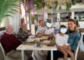 MARÍN COMIDA Los candidatos pasan una jornada de reflexión "pasada por agua"