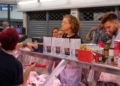 WhatsApp Image 2023 05 13 at 13.51.58 Gloria Rojas hace campaña en el Mercado del Real