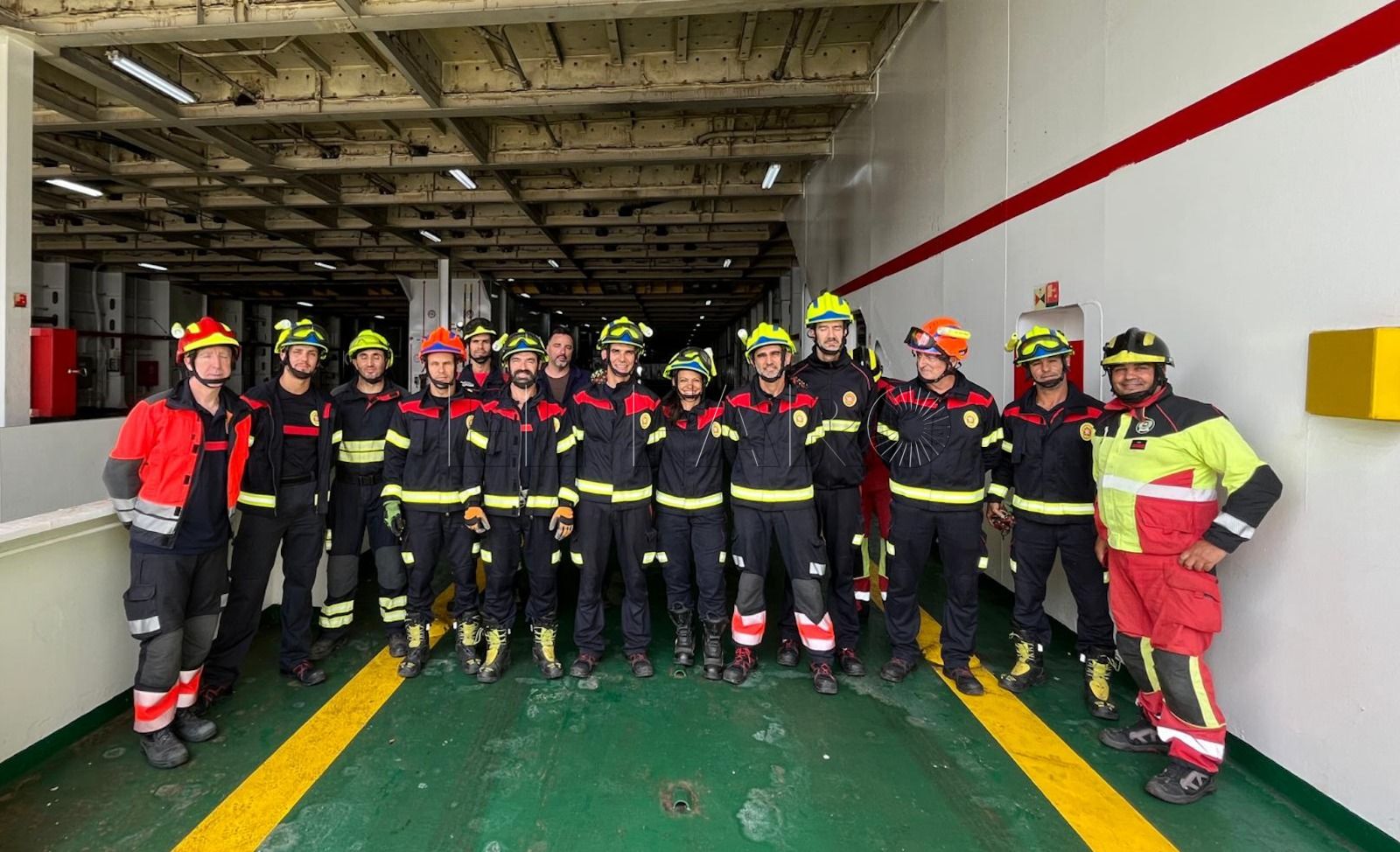 WhatsApp Image 2023 05 23 at 16.56.05 Bomberos de Lanzarote y Fuerteventura se forman en 'Intervención en Incendios en Buques'