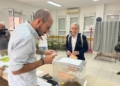 WhatsApp Image 2023 05 28 at 10.17.31 3 Tasende, el político más madrugador en votar: "A ver a las 8 de la tarde, qué alegría tenemos"