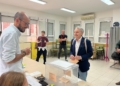 WhatsApp Image 2023 05 28 at 10.17.31 4 Tasende, el político más madrugador en votar: "A ver a las 8 de la tarde, qué alegría tenemos"