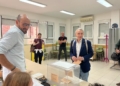 WhatsApp Image 2023 05 28 at 10.17.32 Tasende, el político más madrugador en votar: "A ver a las 8 de la tarde, qué alegría tenemos"