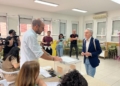 WhatsApp Image 2023 05 28 at 10.17.33 Tasende, el político más madrugador en votar: "A ver a las 8 de la tarde, qué alegría tenemos"