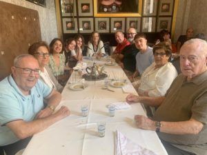 familia Rojas Los candidatos pasan una jornada de reflexión "pasada por agua"
