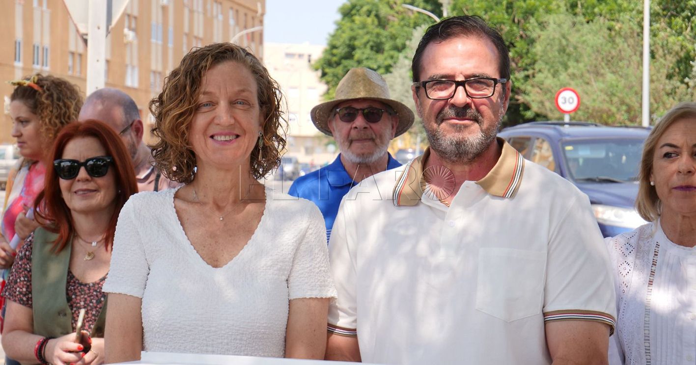 gloria rojas y diego muñoz recorte El PSOE creará un programa de becas para fomentar la igualdad de oportunidades de los deportistas