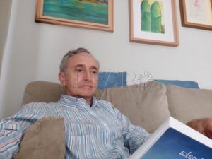tasende Los candidatos pasan una jornada de reflexión "pasada por agua"