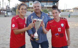 02 El Higicontrol logra el título autonómico femenino de fútbol playa
