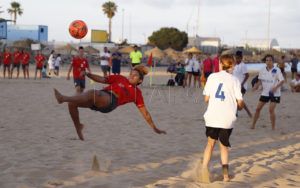 03 El Higicontrol logra el título autonómico femenino de fútbol playa