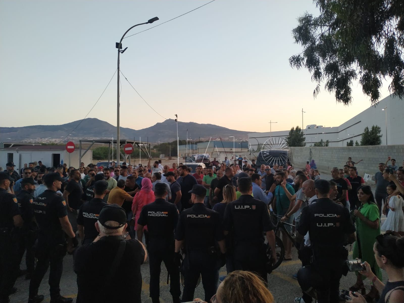 2 1 1 Tensión en la concentración por la situación de la frontera