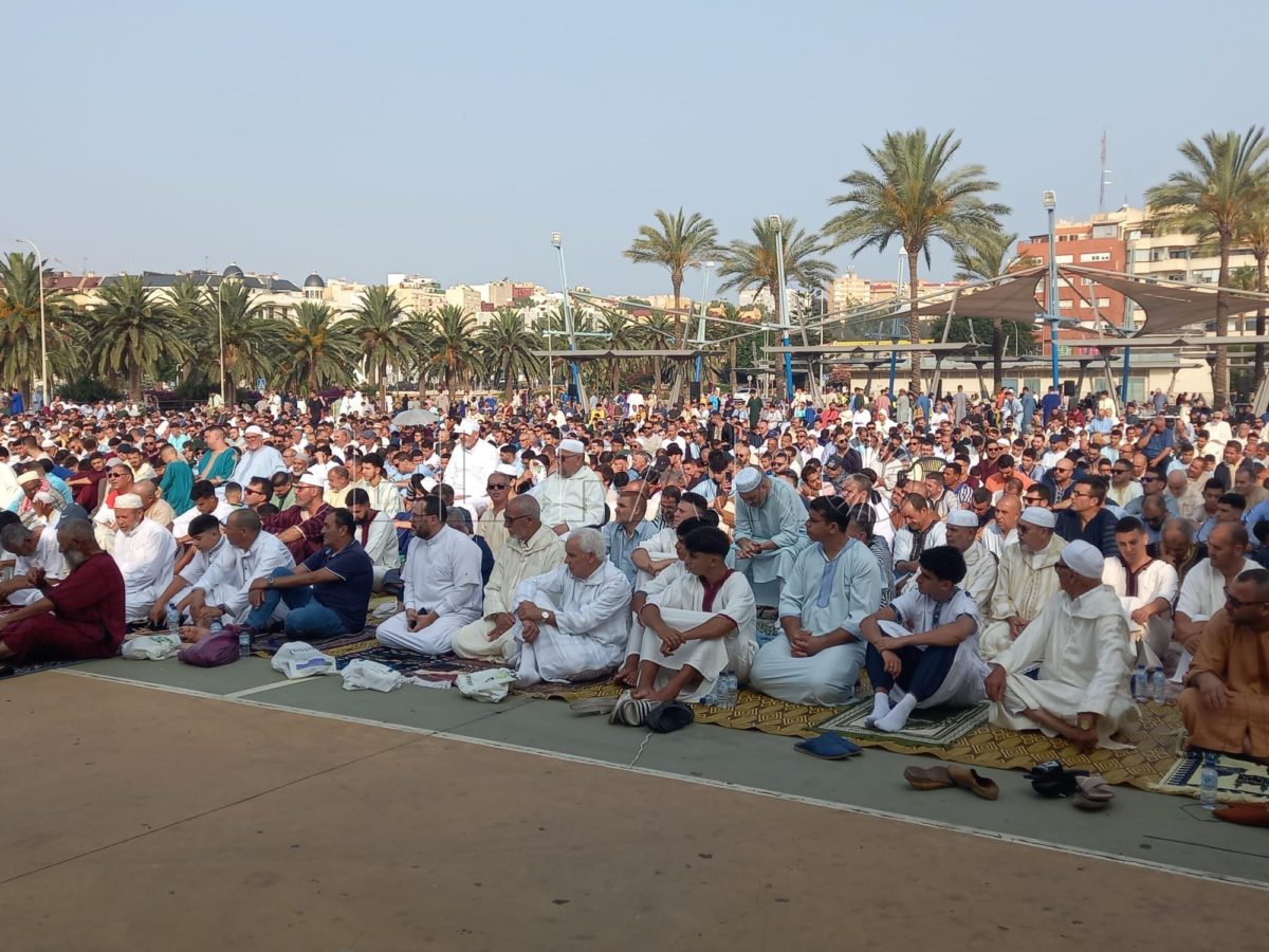 3ca8cb0a 0670 4e67 a0d4 40bc68ddbfa3 e1688033069522 Miles de melillenses acuden al tradicional rezo por el Eid El Kebir, con un mensaje de 'fraternidad'