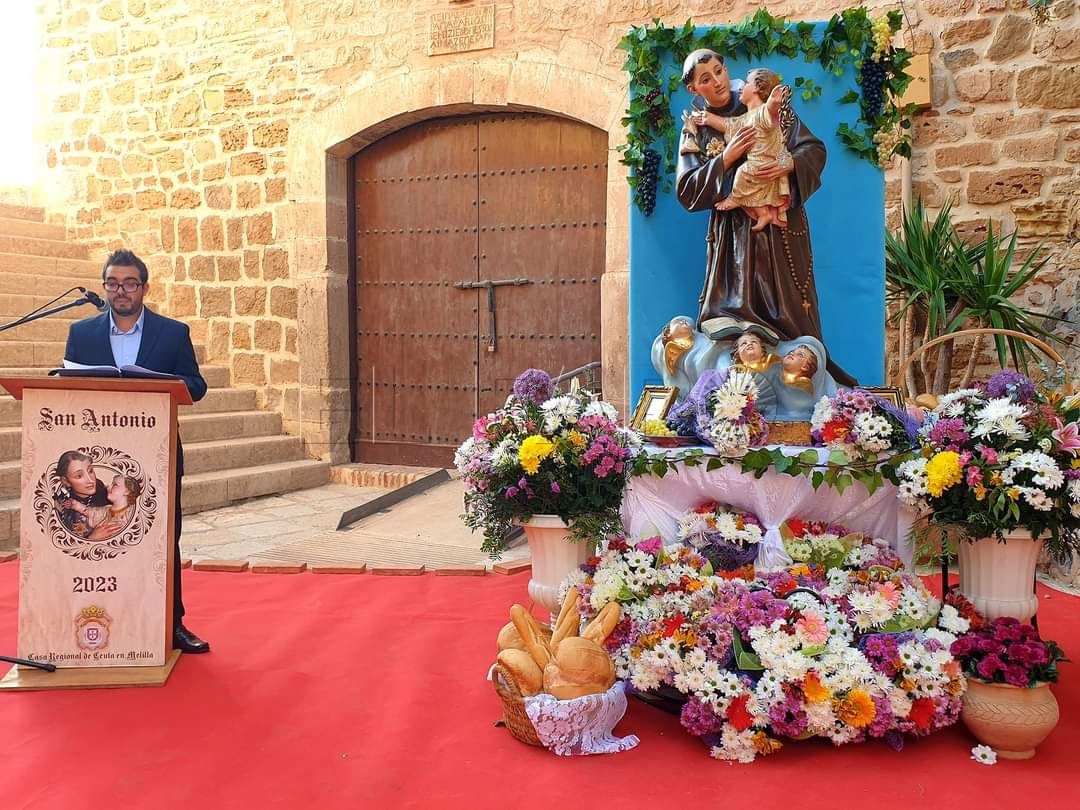 La Casa de Ceuta convoca a un gran número de devotos en torno a la celebración de San Antonio