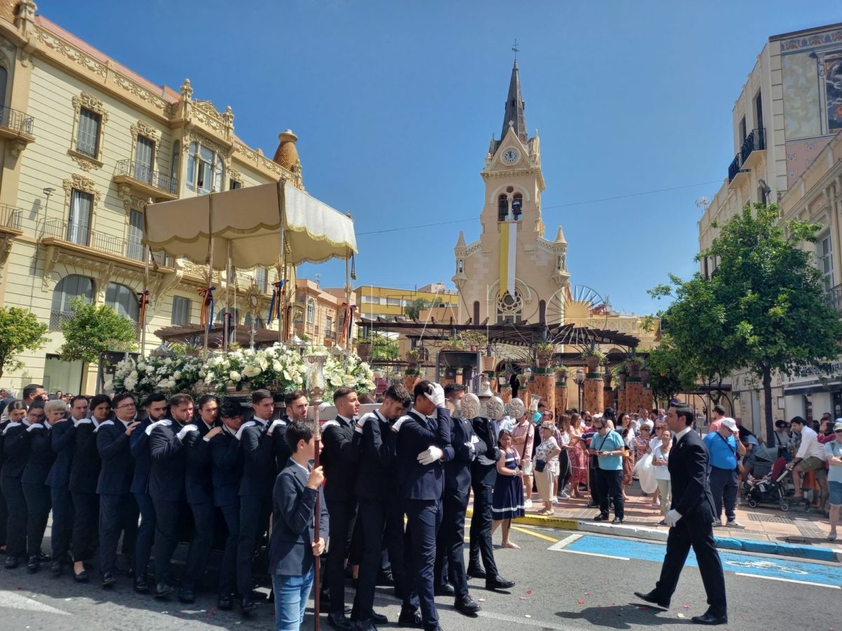 Custodia iglesia e1686486719634 Domingo de devoción en el Corpus Christi de Melilla