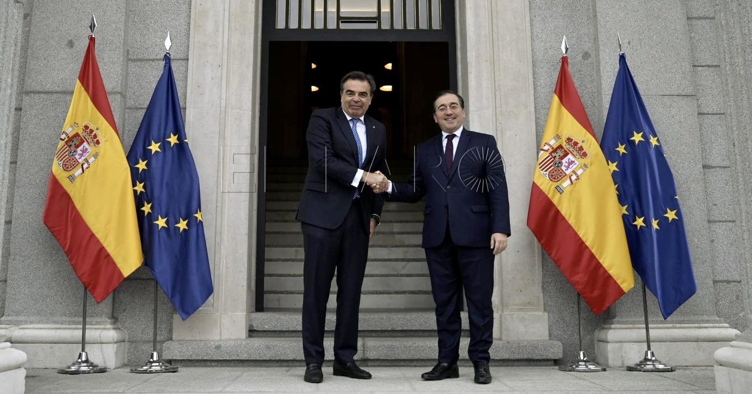 FxnIxHxXgAA1NQ0 e1685792072255 Albares y Margaritis Schinas se reúnen tras la polémica con Marruecos por Melilla y Ceuta
