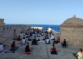 Postura yoga Éxito de participación en el taller de yoga organizado por la Comunidad Hindú de Melilla