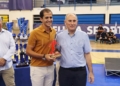 RECONOCIMIENTO AL CONSEJERO DE DEPORTE La III Liga Escolar Femenina se despide con una espectacular jornada final