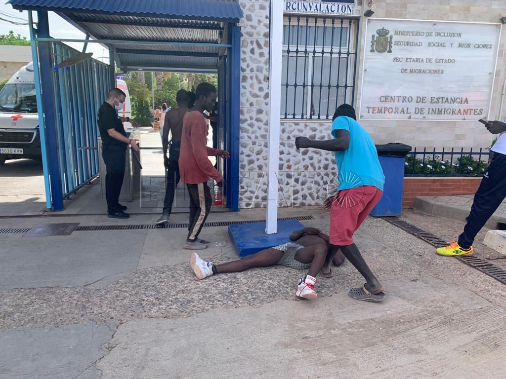 La llegada irregular de inmigrantes a Ceuta y Melilla ha caído un 68% en lo que va de año
