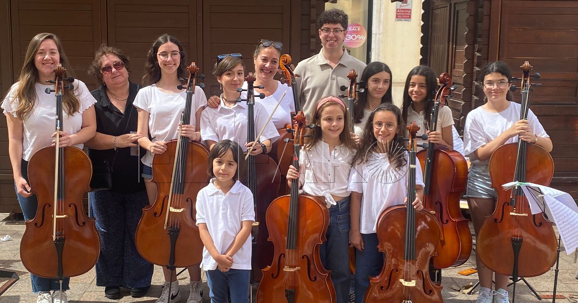 WhatsApp Image 2023 06 10 at 11.37.35 e1686390186721 Último concierto en la calle de los alumnos de la Escuela de Música Paula Guillén García