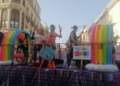 WhatsApp Image 2023 06 24 at 21.12.27 2 Un centenar de personas se lanzan a la calle por el Orgullo