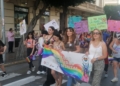 WhatsApp Image 2023 06 24 at 21.12.33 1 Un centenar de personas se lanzan a la calle por el Orgullo