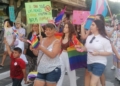 WhatsApp Image 2023 06 24 at 21.12.33 Un centenar de personas se lanzan a la calle por el Orgullo