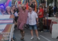 WhatsApp Image 2023 06 24 at 21.12.35 Un centenar de personas se lanzan a la calle por el Orgullo
