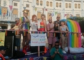 WhatsApp Image 2023 06 24 at 21.13.08 1 Un centenar de personas se lanzan a la calle por el Orgullo