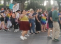 WhatsApp Image 2023 06 24 at 21.13.09 1 Un centenar de personas se lanzan a la calle por el Orgullo