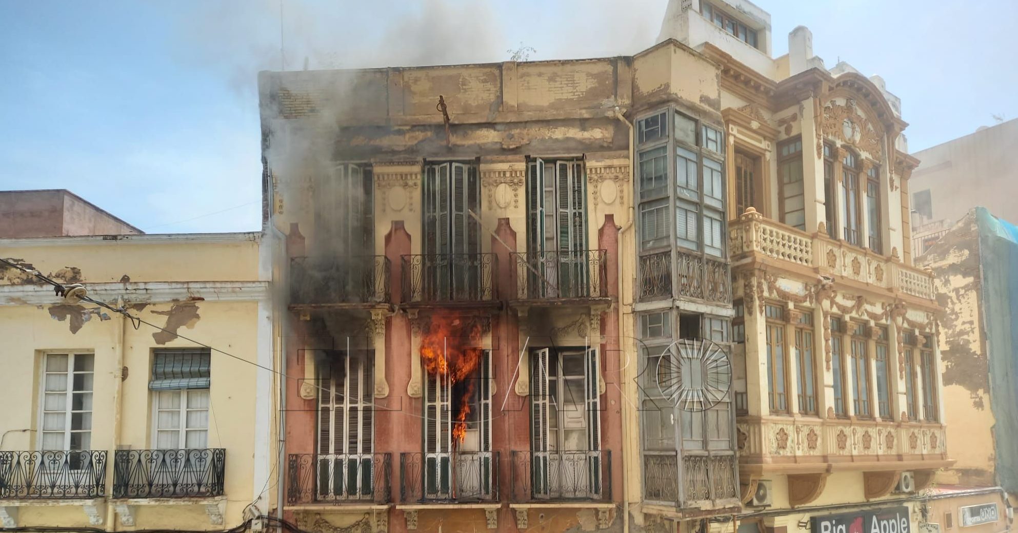 da66d9b6 8cc0 42a8 9c3f 82125c7c30d1 e1686224753198 Arde el edificio 'okupado' en Castelar