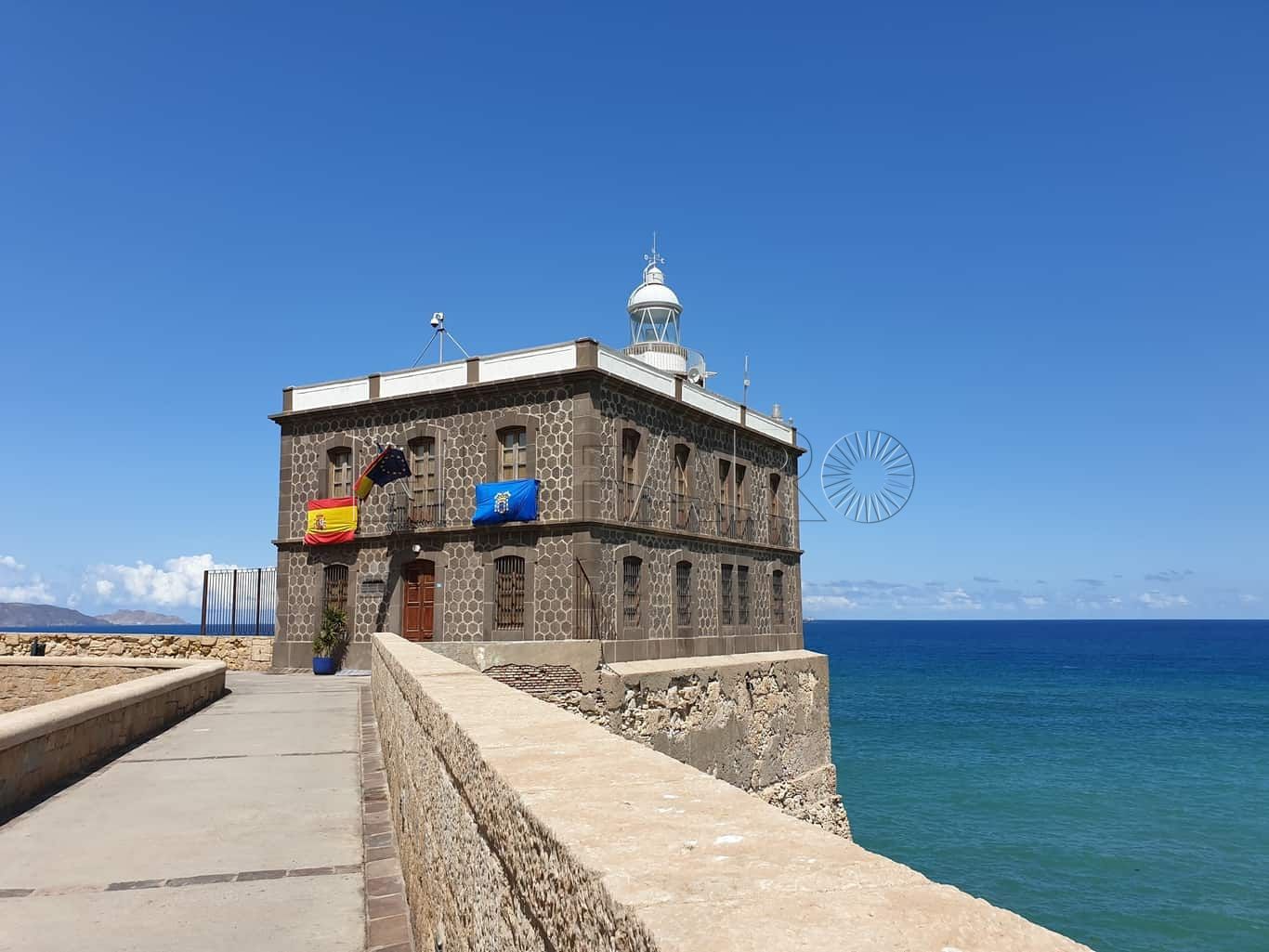 FARO El faro, engalanado por su 105 aniversario