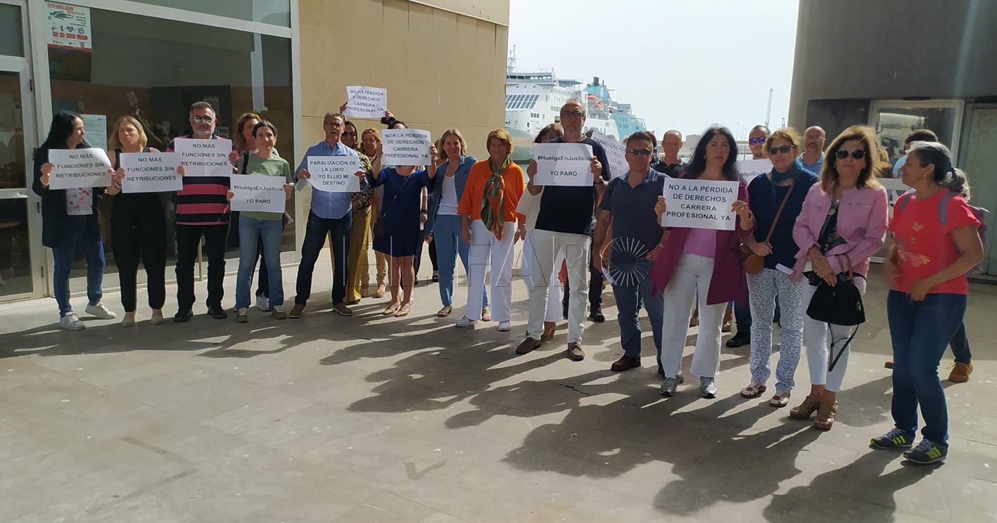 huelga funcionarios justicia recorte Los funcionarios de Justicia suspenden la huelga hasta la formación del nuevo Gobierno