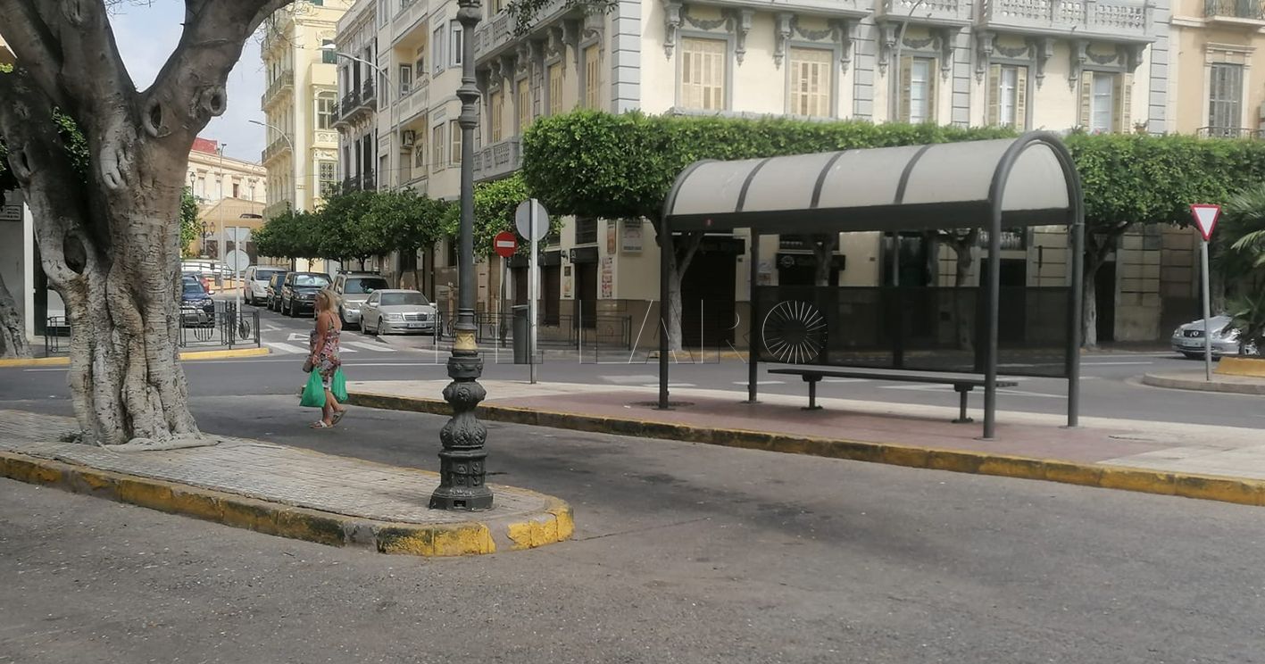 parada de autobuses sin autobuses recorte 1 La COA reanudará el servicio este jueves