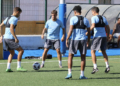 El debut en 1ª RFEF, como locales, en la mente del plantel