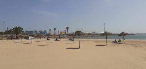 31aa3968 366c 45e3 b649 00688f965f82 El poniente deja las playas del litoral melillense desiertas