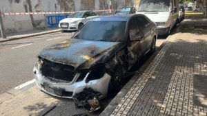 92d4890d dd50 4b6f 9835 f50f04c85da7 Arde un vehículo de madrugada en el barrio del Real