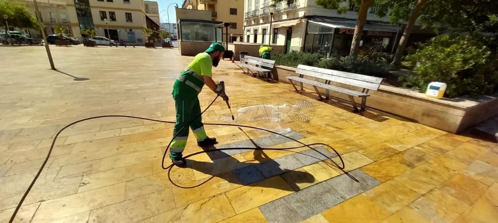 948ddeaf 7338 42f4 916a 0b9c39e25cd7 Continúa la limpieza de choque por distintos puntos de Melilla