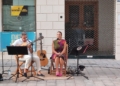 9a57b2d0 4c1d 4bcb 8a5c e4cc3e79ac54 Lola Padial ameniza la tarde del centro de Melilla acompañada por Juan Ramón García a la guitarra